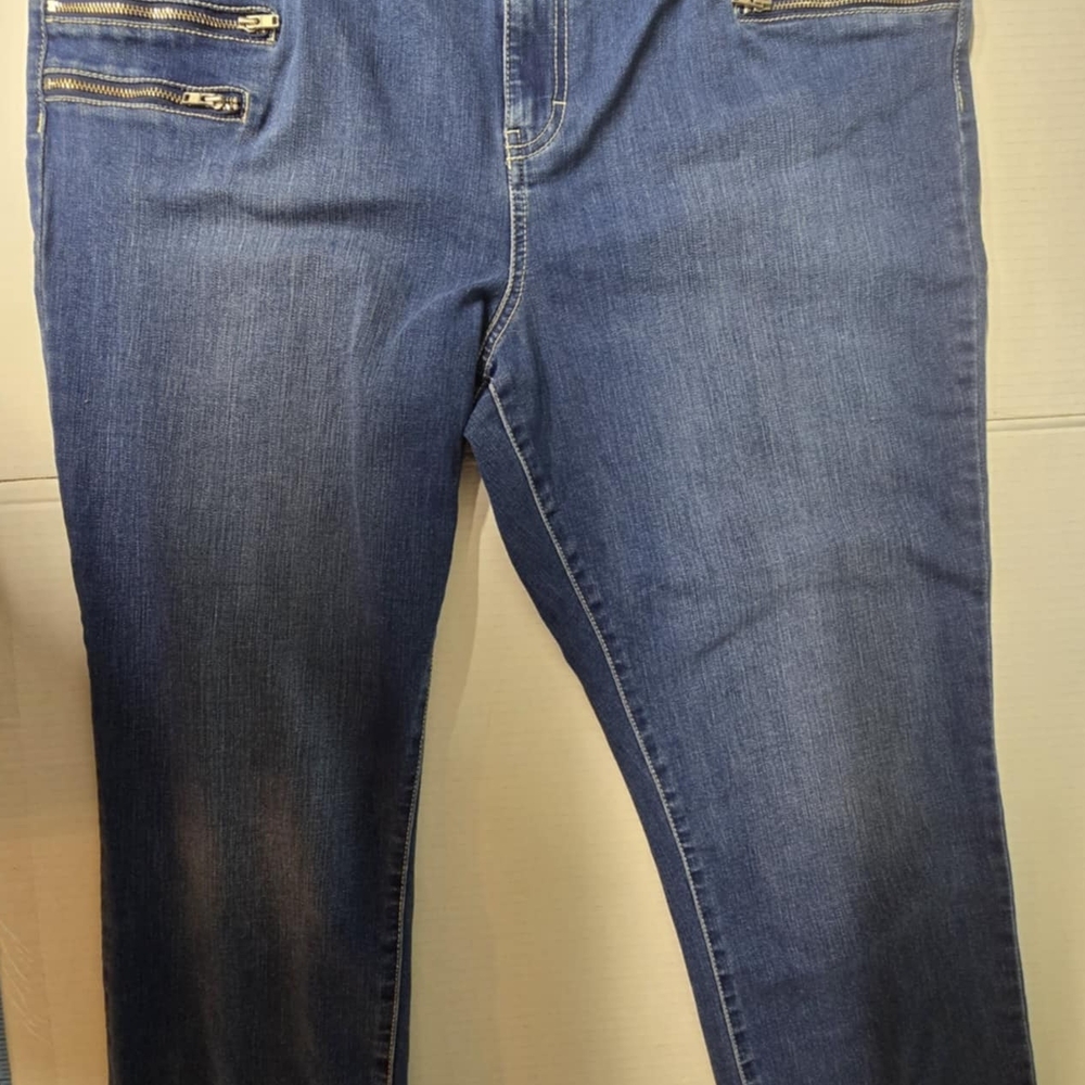 Blue Capri Skinny Jeans with Whiskering and Distressed Details
